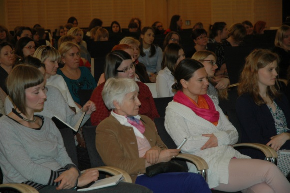 250 osób podczas I Konferencji Instytutu Położnej w Warszawie