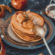 Pyszne pancakes z owocami – pomysł na deser i śniadanie