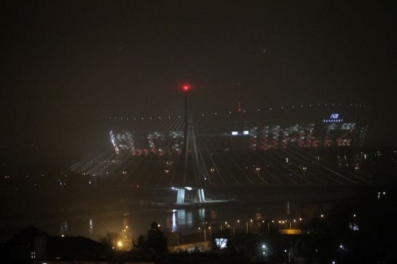 „WALCZ” na elewacji PGE Narodowego i Narodowy Test Wiedzy