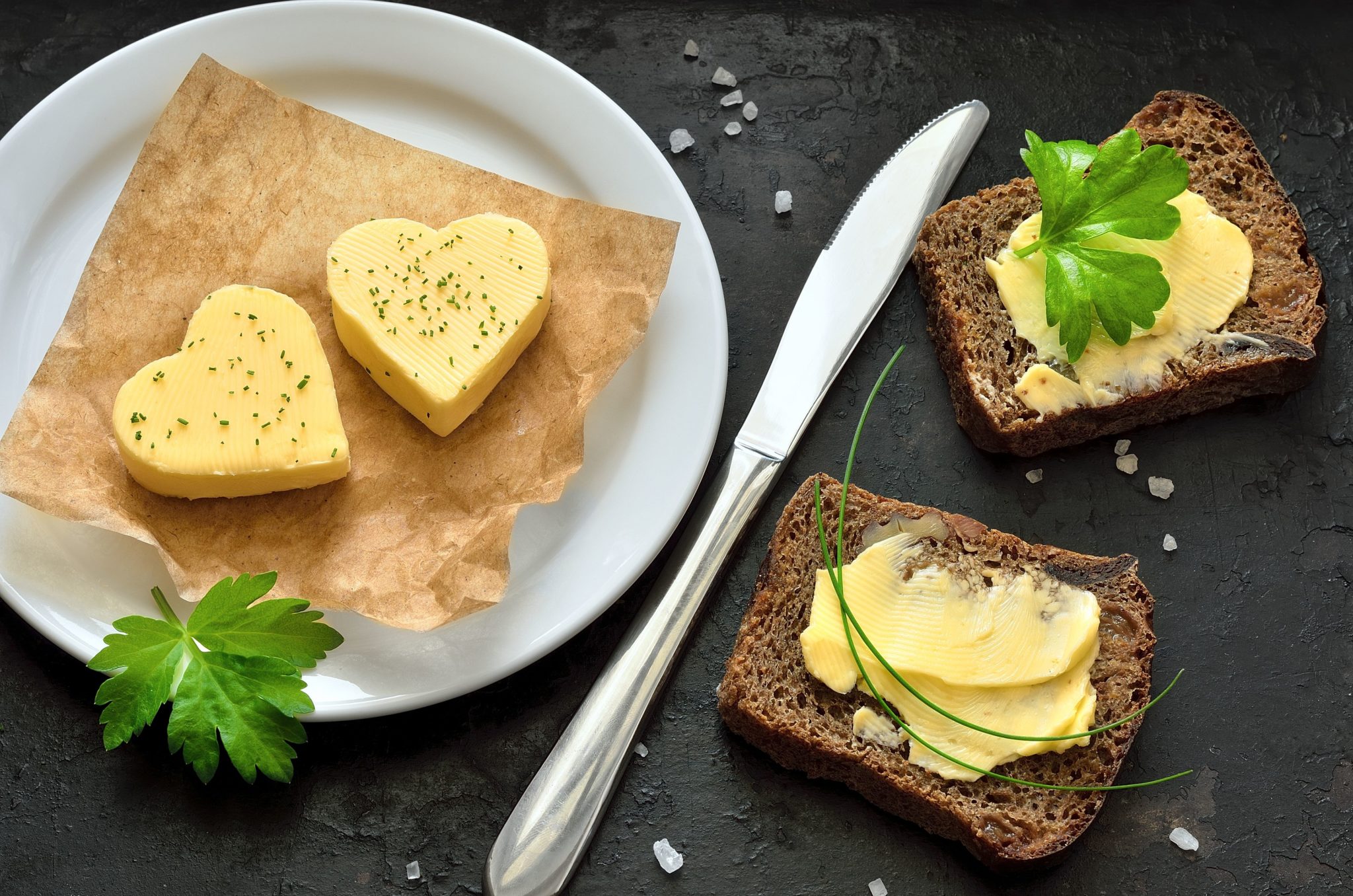 Masło maślane – jakie powinno być prawdziwe masło?
