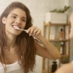 Jak dobrać odpowiednią pastę i szczoteczkę do zębów?