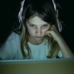 Uzależnienie od elektroniki, czyli kiedy dziecko ucieka w wirtualny świat