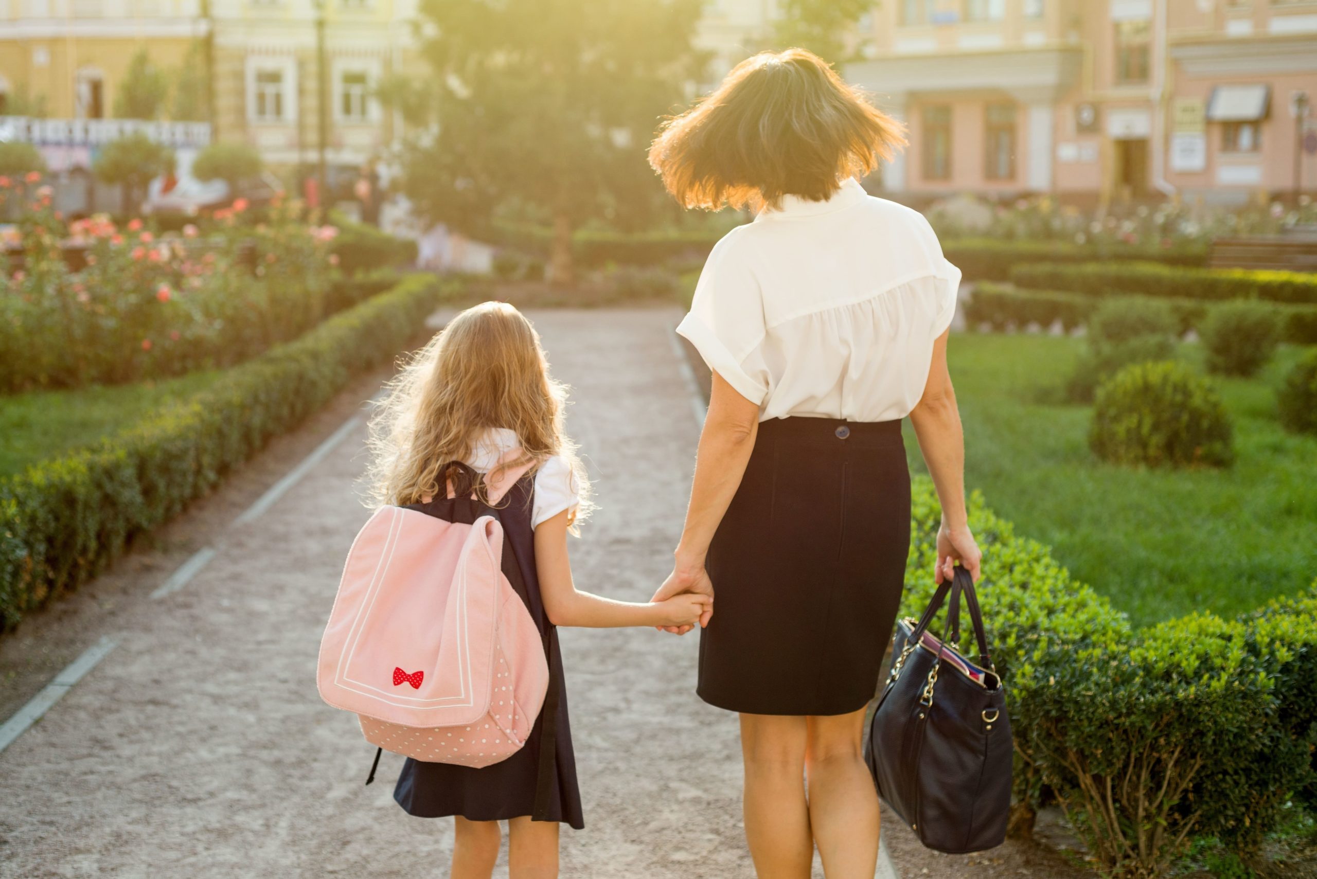 Powakacyjny niezbędnik pracującej mamy: Rozpoczęcie roku szkolnego w 5 krokach