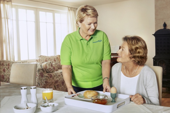 Po pandemii seniorom coraz mocniej zagraża wykluczenie cyfrowe. Zdrowie, LIFESTYLE - Szerokie zastosowanie telemedycyny związane z pandemią COVID-19 spowodowało, że dla wielu starszych osób kontakt z lekarzem stał się mocno utrudniony. Niepokoją też dane Ministerstwa Zdrowia o spadku liczby świadczeń geriatrycznych.