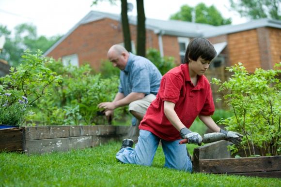 Majsterkując lub pracując w ogrodzie pozytywnie wpływamy na swoje zdrowie