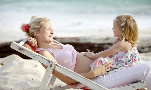 Bezpieczne wakacje w ciąży, czyli o czym przyszła mama wiedzieć powinna